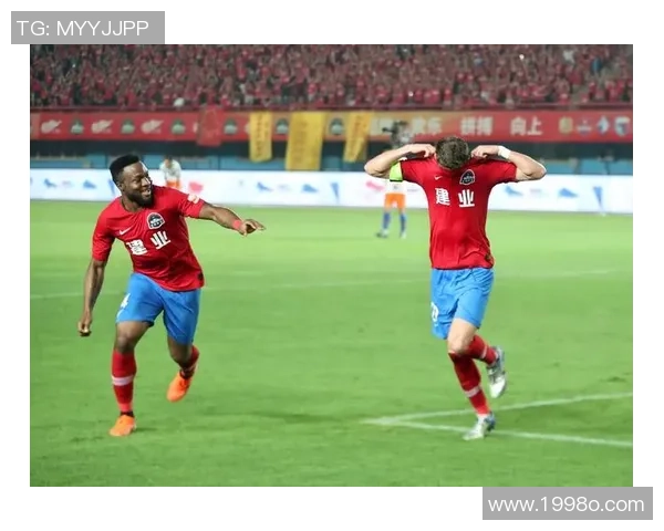 山东泰山鏖战上海海港巅峰对决再燃中超冠军悬念争锋绿茵之巅